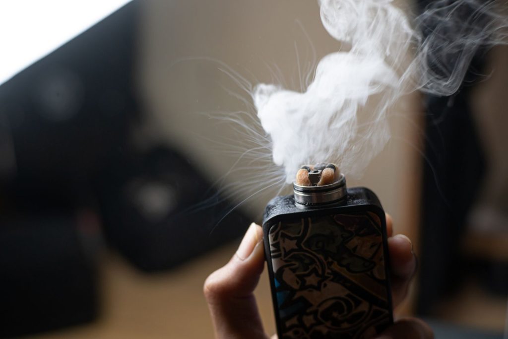 解決電子菸油購買的問題，選對購買通路，降低風險。