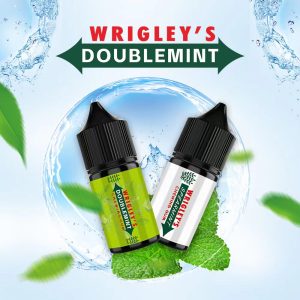WRIGLEY'S 箭牌口香糖煙油實拍圖，展示青箭與白箭風味瓶身，背景為清爽薄荷與水珠，強調涼感與清香口感